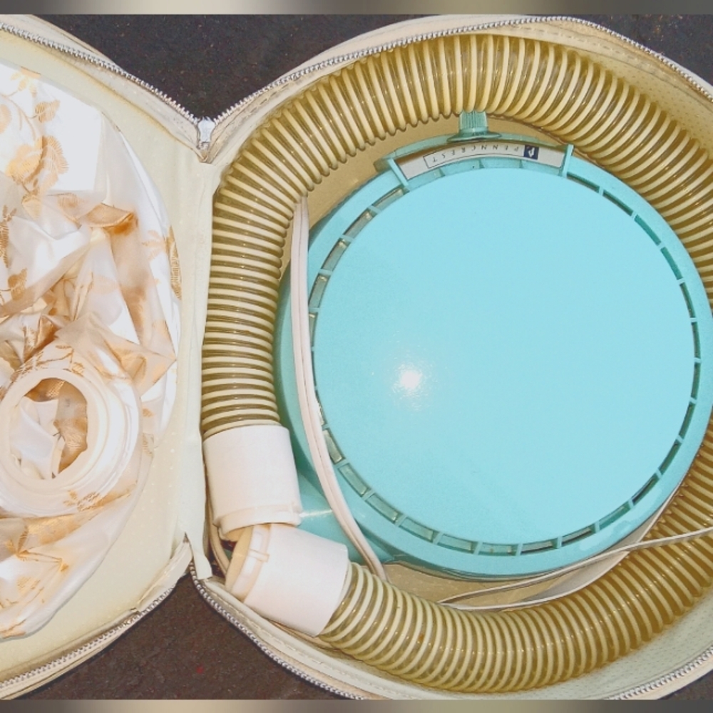 Vintage Penncrest (JC PENNY) Model 6121 Bonnet Style Hair Nail Dryer w/Case.